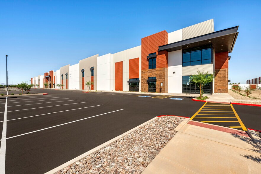 More Photos Of 905 E Queen Creek Rd, Chandler Unknown For Lease