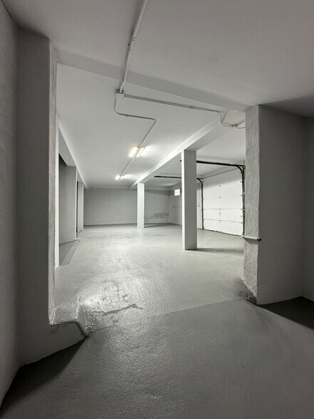 More Photos Of 129 Fairview Ave, Syracuse Flex For Sale