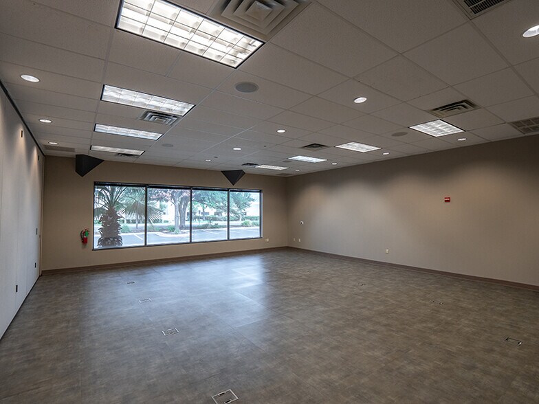 More Photos Of 12303 Technology Blvd, Austin Unknown For Lease