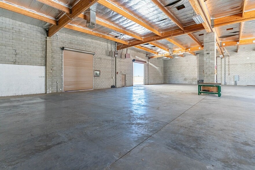 More Photos Of 39360 3rd St E, Palmdale Warehouse For Sale