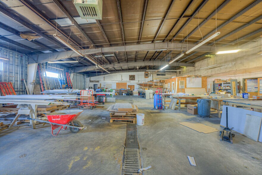 More Photos Of 2509-2519 Summer Ave, Memphis Flex For Sale