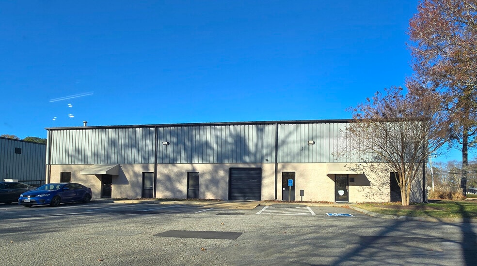 More Photos Of 916-920 Cavalier Blvd, Chesapeake Light Distribution For Lease