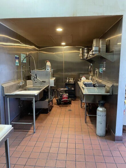 More Photos Of 8901-8925 Valley Blvd, Rosemead Storefront For Lease