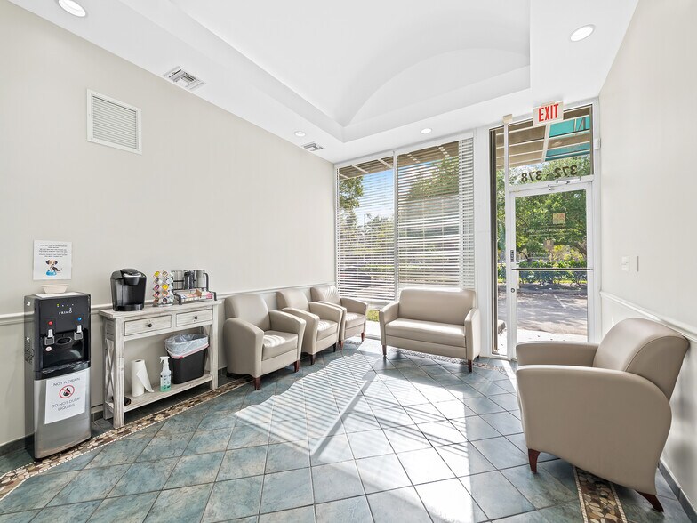 More Photos Of 372 S Powerline Rd, Deerfield Beach Storefront Retail Office For Sale