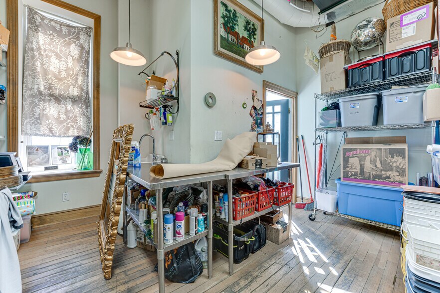 More Photos Of 1008 E 15th St, Plano Storefront Retail Office For Sale