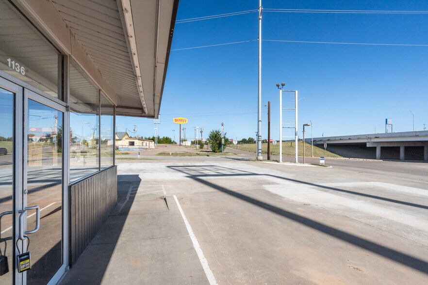 More Photos Of 1136 Central Fwy, Wichita Falls Service Station For Sale