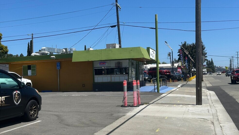 More Photos Of 19648-19652 Mission Blvd, Hayward Restaurant For Sale