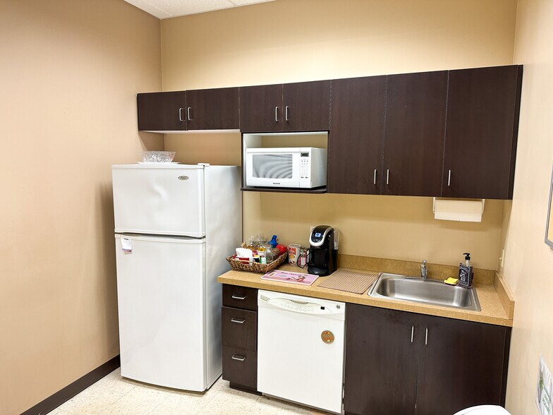 More Photos Of 14737 SW Millikan Way, Beaverton Office For Lease