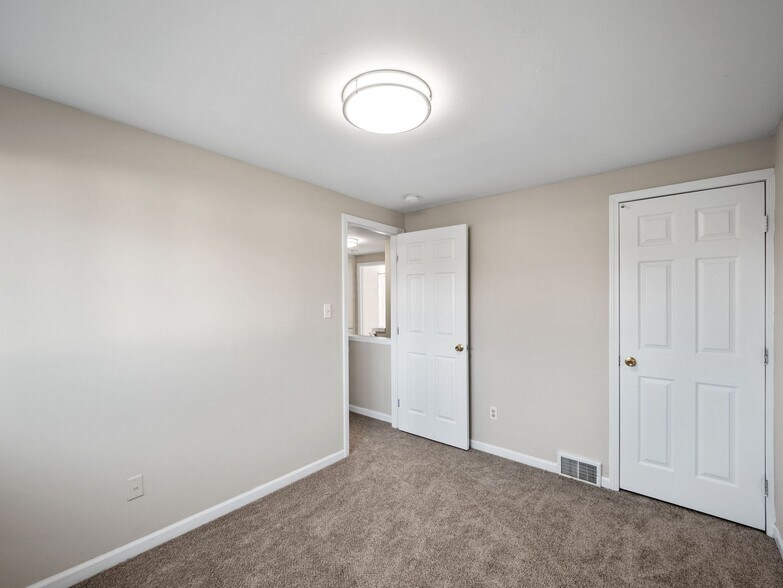 More Photos Of 425 Donovan St, South Lyon Apartments For Sale