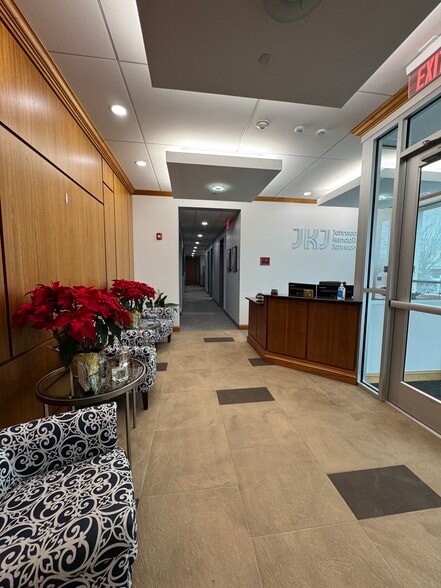 More Photos Of 109 Pheasant Run, Newtown Manufacturing For Sale