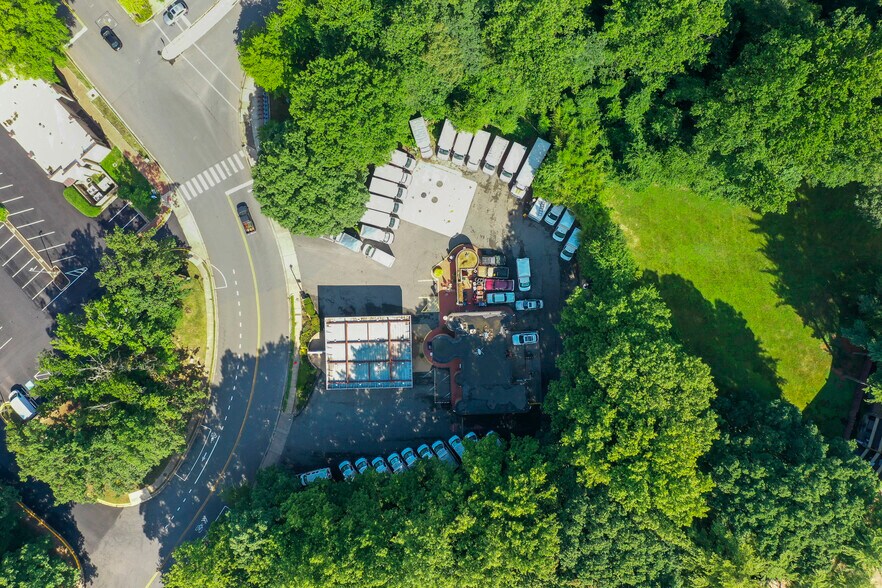 More Photos Of 11410 N Shore Dr, Reston Service Station For Sale