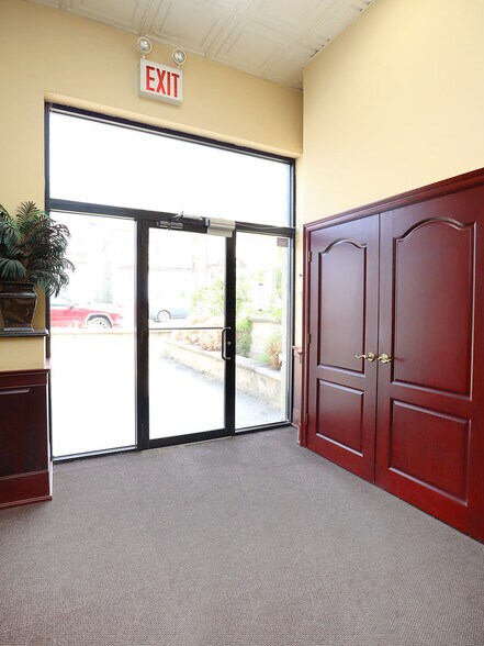 More Photos Of 188 Van Buren St, Staten Island Warehouse For Sale