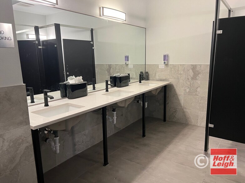 More Photos Of 6438-6444 S Quebec St, Centennial Office For Sale