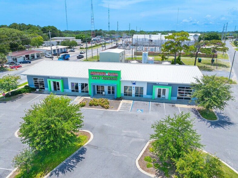 More Photos Of 21 Hollywood Blvd SW, Fort Walton Beach General Retail For Sale