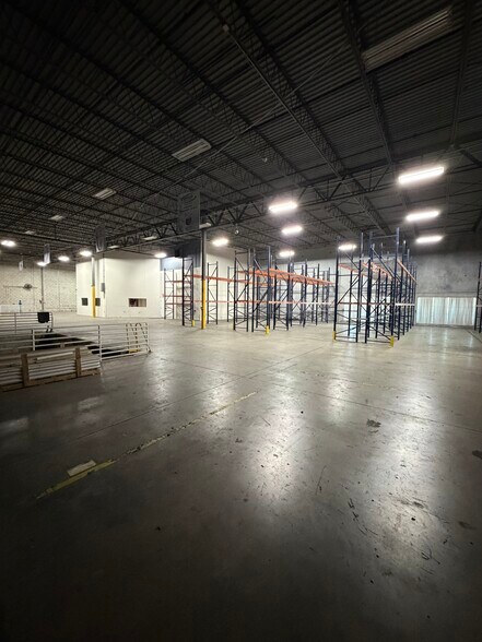 More Photos Of 4405-4493 NW 97th Ave, Doral Warehouse For Lease