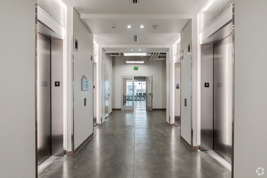 More Photos Of 3300 N Triumph Blvd, Lehi Office For Lease