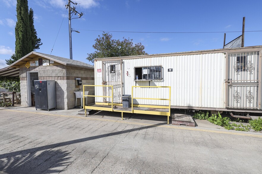 More Photos Of 5054 Portola ave, Del Rey Warehouse For Sale
