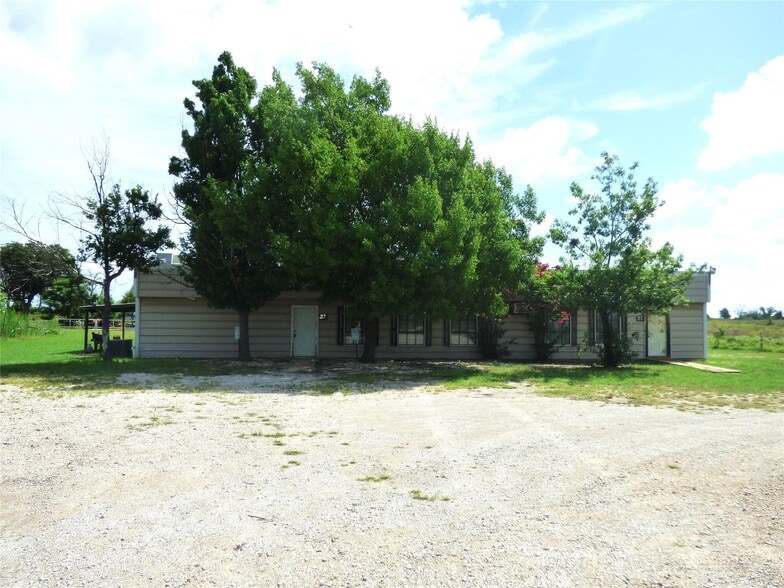 More Photos Of 102 Highway 6, Carbon Restaurant For Sale