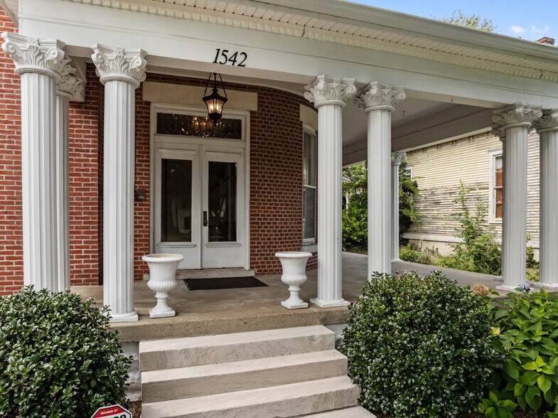 More Photos Of 1542 Frederica St, Owensboro Office Residential For Sale