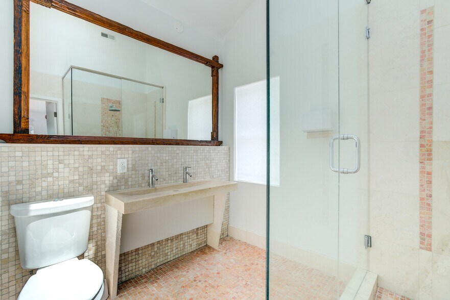 More Photos Of 525 N Dean St, Englewood Storefront Retail Office For Sale