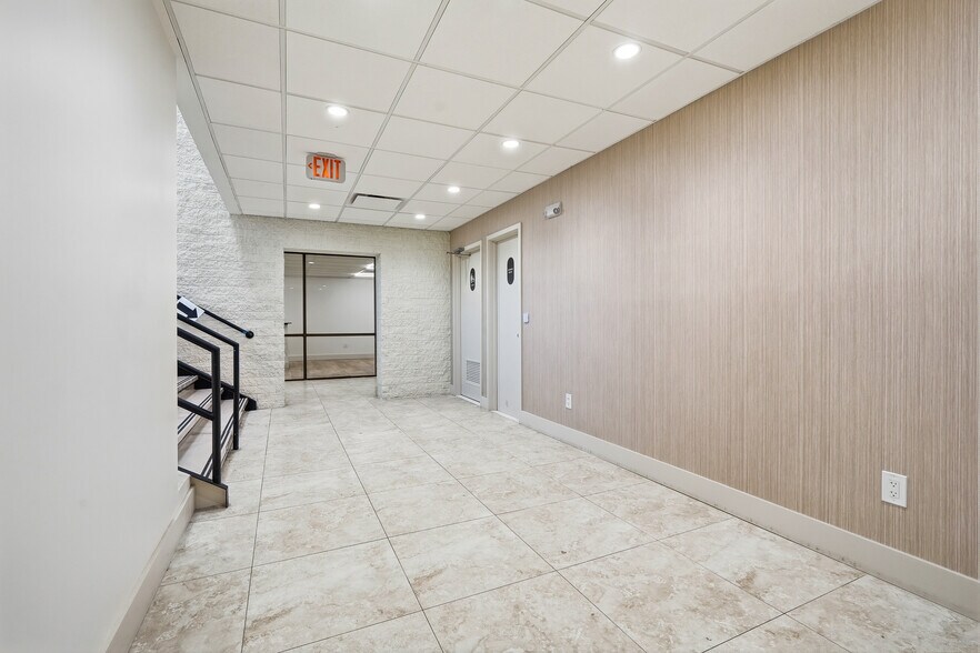 More Photos Of 1130 Hooper Ave, Toms River Office For Lease