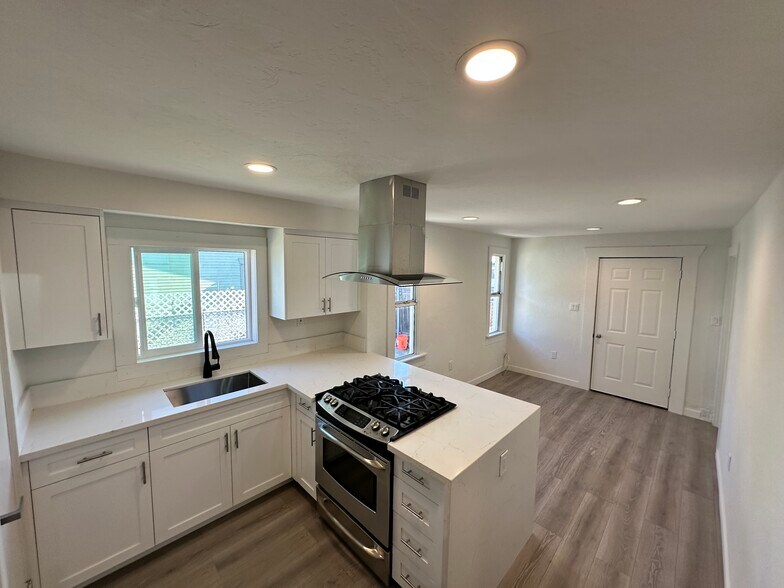 More Photos Of 4225 Central Ave, San Diego Apartments For Sale