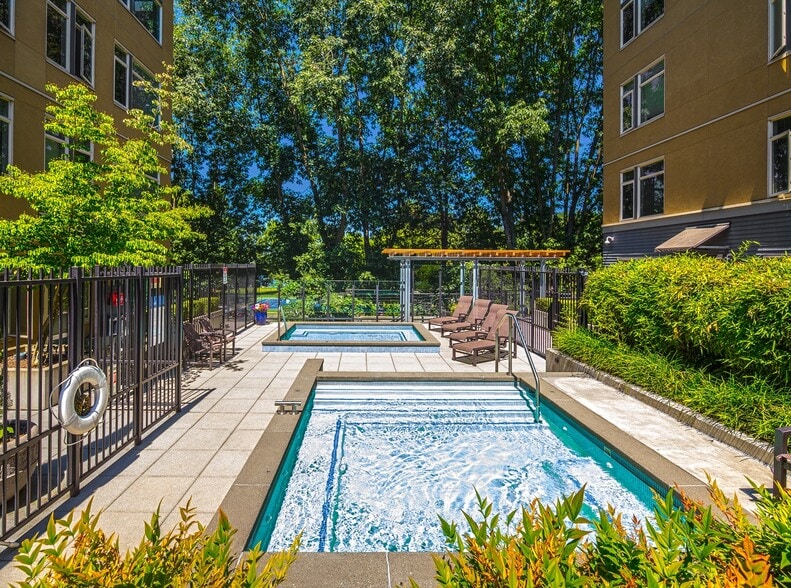 More Photos Of 1133 Lake Washington Blvd, Renton Apartments For Lease