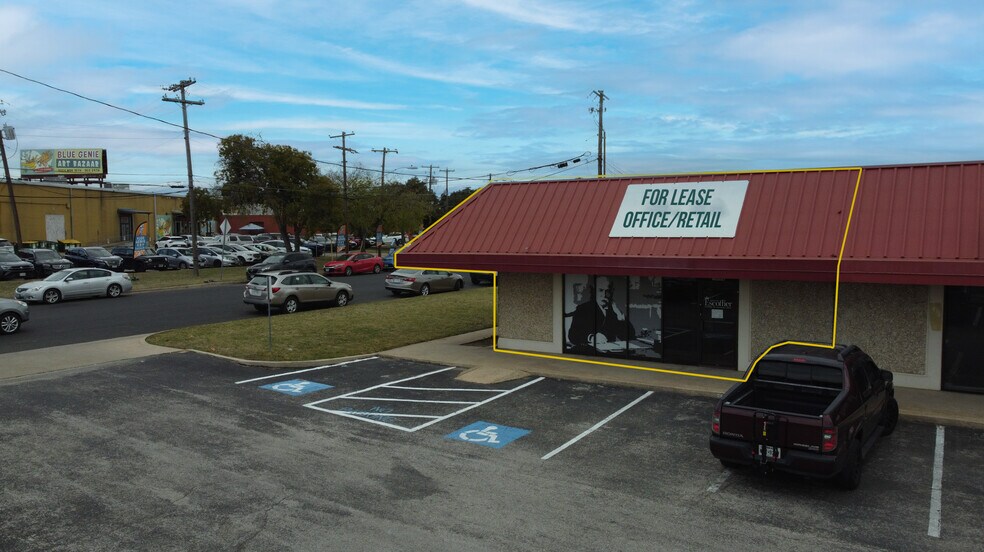 More Photos Of 109 Denson Dr W, Austin Light Distribution For Lease