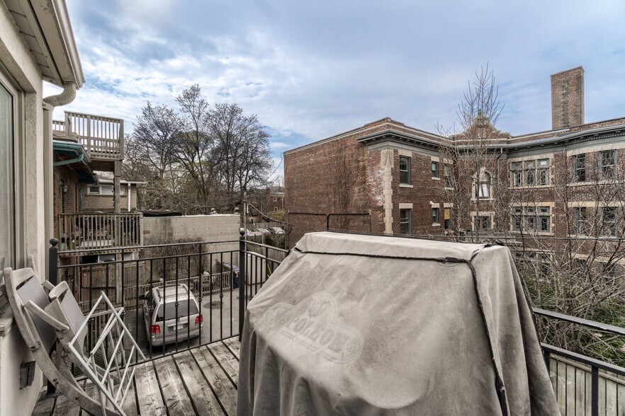 More Photos Of 4 Oriole Gdns, Toronto Apartments For Sale