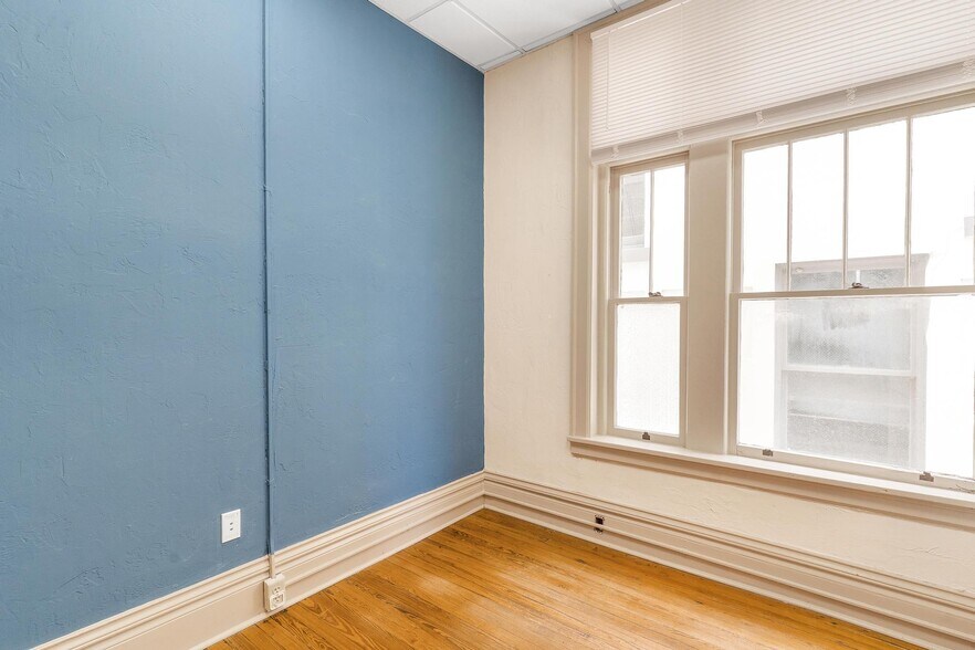 More Photos Of 410 W Main St, Leesburg Office For Lease