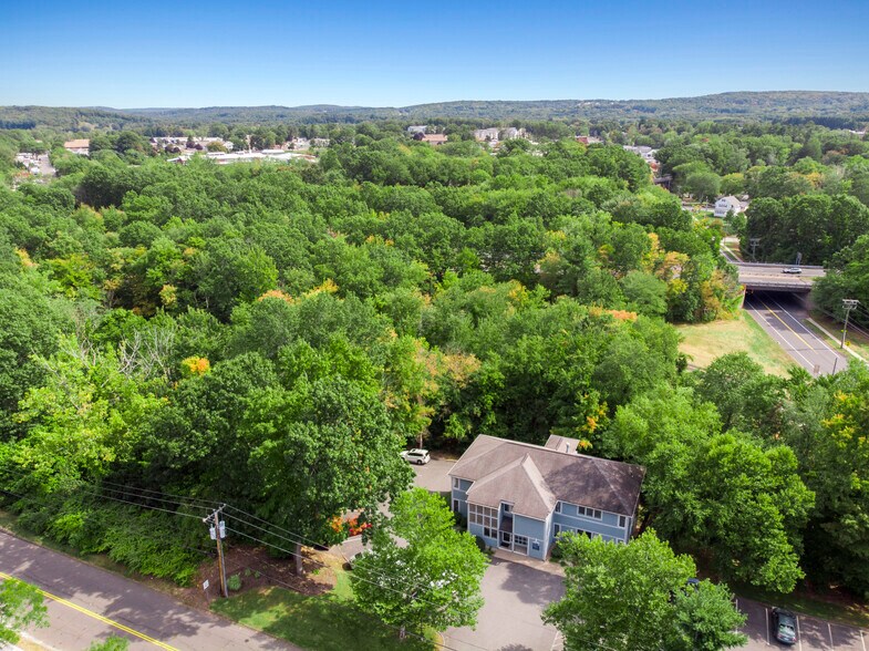 More Photos Of 155 Sycamore St, Glastonbury Office For Lease