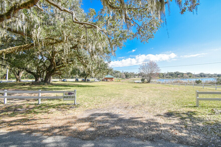 More Photos Of 831 Huntington Rd, Crescent City Freestanding For Sale