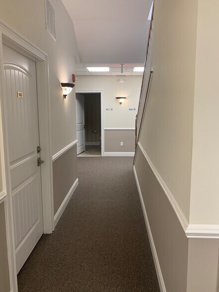 More Photos Of 18 Kings Hwy, Middletown Office For Sale