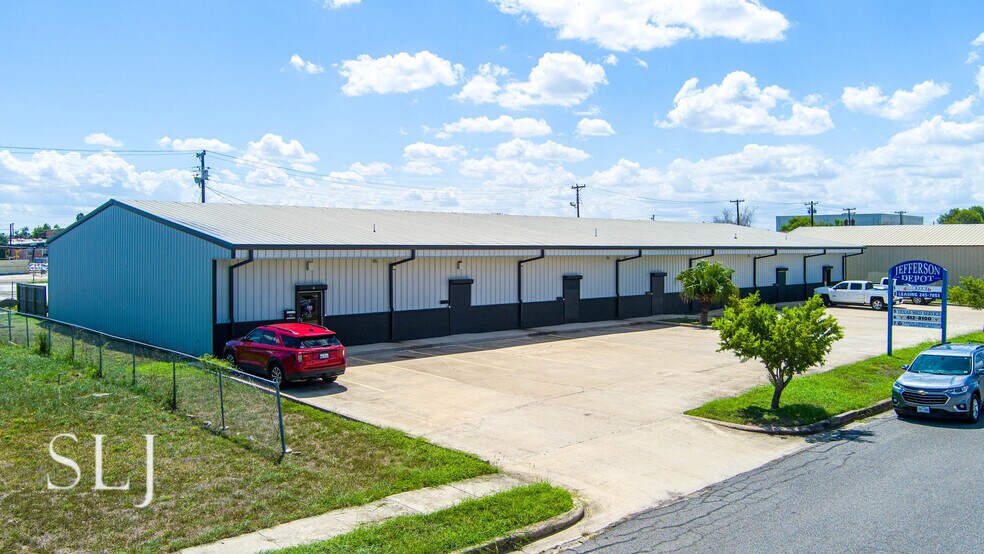 Primary Photo Of 211 W Jefferson St, Harlingen Warehouse For Sale