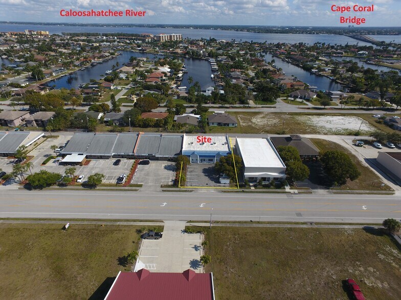 More Photos Of 4427 SE 16th Pl, Cape Coral Office For Lease