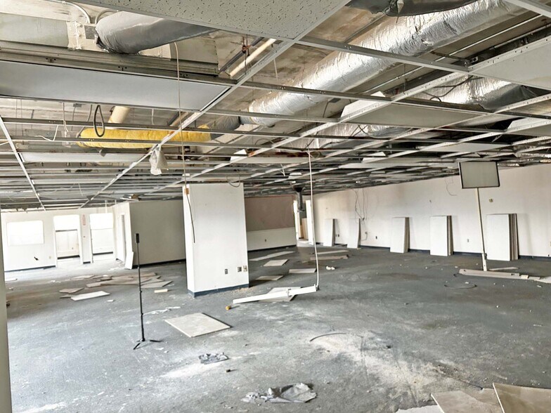 More Photos Of 401 Adams Ave, Scranton Office For Sale