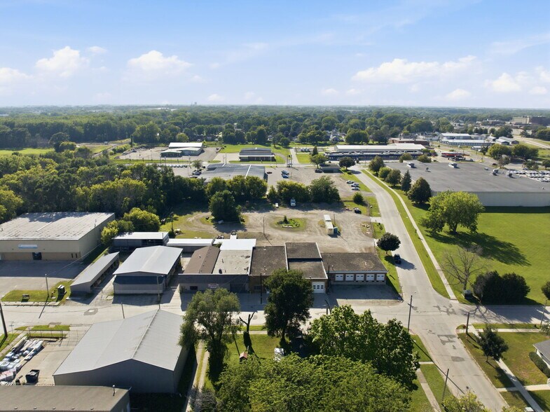 More Photos Of 708-712 S Jefferson Ave, Mason City Warehouse For Sale