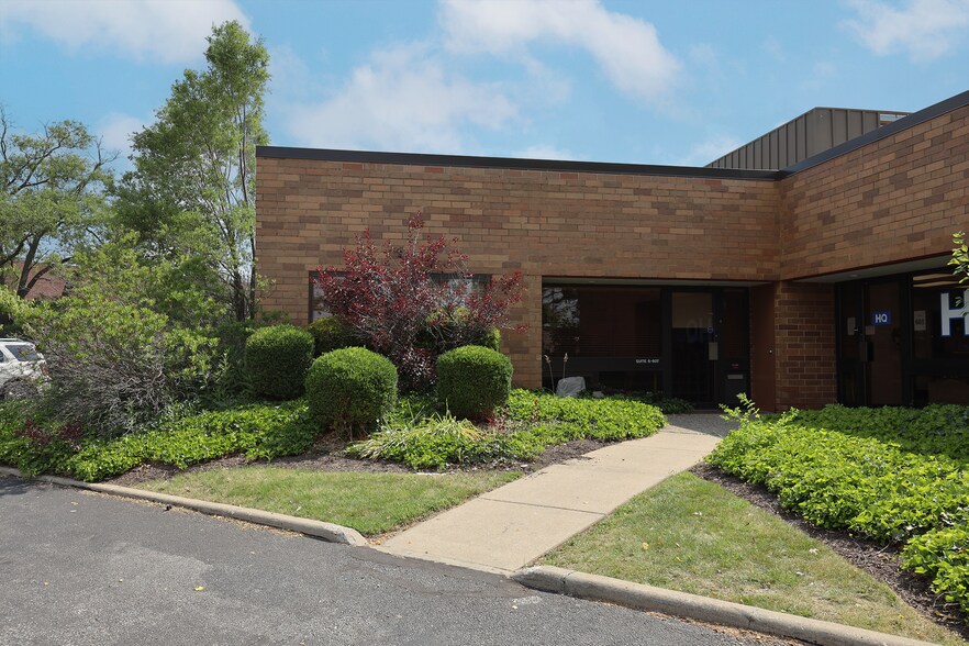 Primary Photo Of 7055 Engle Rd, Middleburg Heights Office For Sale