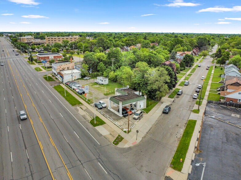 More Photos Of 14760 Gratiot Ave, Detroit Specialty For Sale