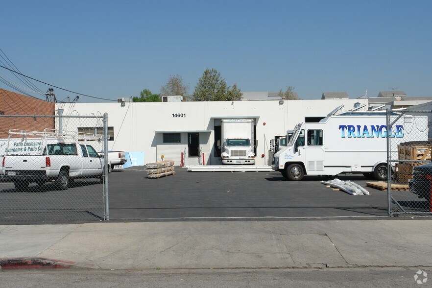 More Photos Of 14601 Arminta St, Van Nuys Manufacturing For Sale