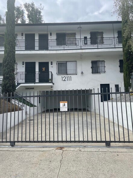 More Photos Of 12111 S Figueroa St, Los Angeles Apartments For Sale