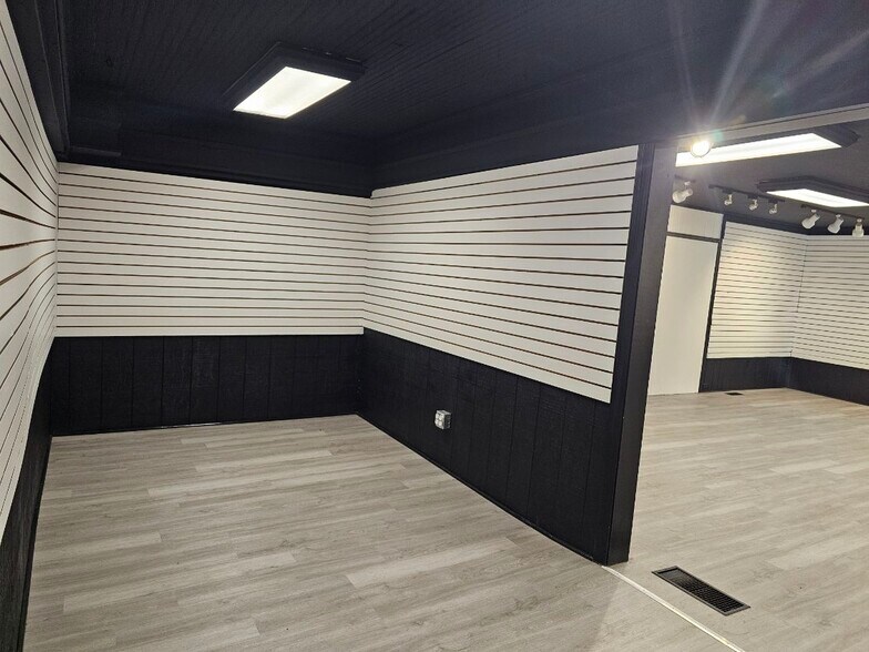 More Photos Of 600 Fairmount Ave, Jamestown Freestanding For Lease