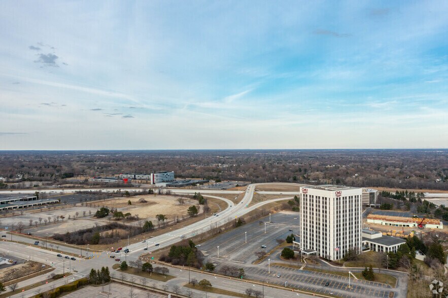 More Photos Of 900 Tower Dr, Troy Office For Lease