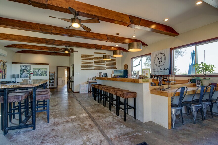 More Photos Of 7449 Fairplay Rd, Somerset Specialty For Sale