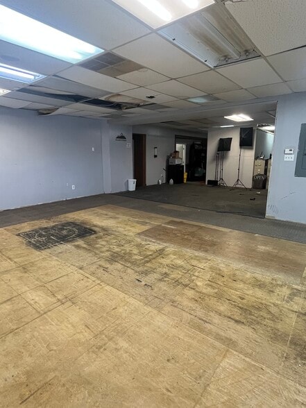 More Photos Of 26 W Main St, Shelby Storefront Retail Office For Sale