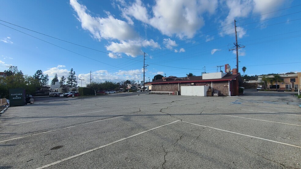 More Photos Of 150 W Whittier Blvd, La Habra Restaurant For Lease