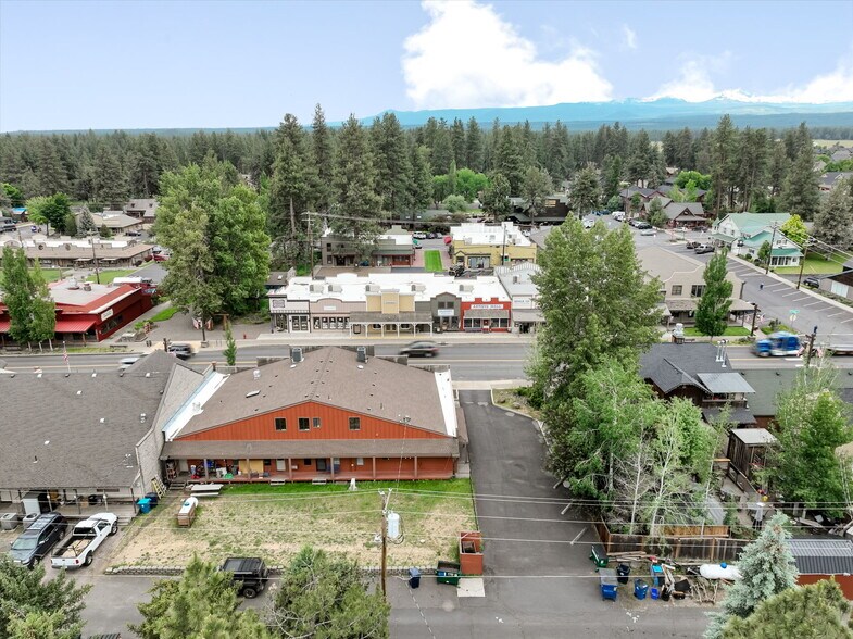 More Photos Of 220 W Cascade Ave, Sisters Storefront Retail Office For Lease