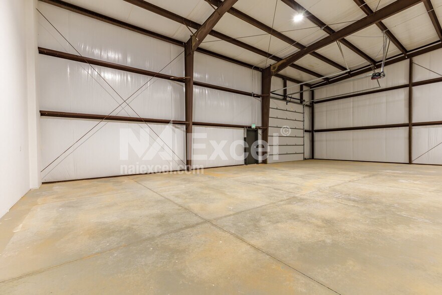 More Photos Of 950 S Regional Park Rd, Hurricane Industrial For Sale