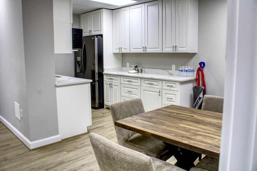 More Photos Of 10521 Judicial Dr, Fairfax Medical For Sale