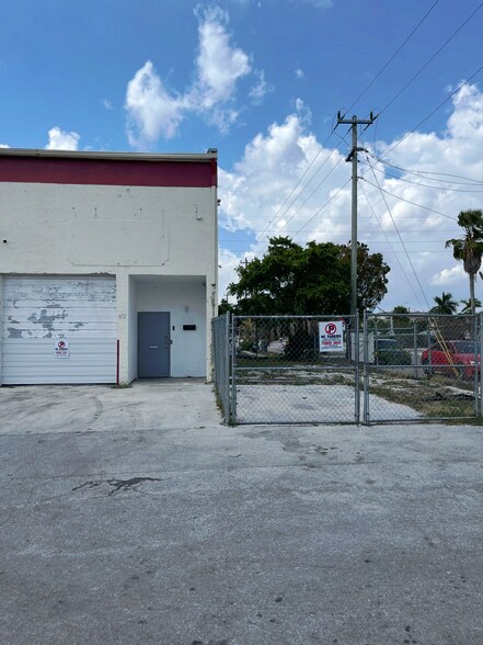 More Photos Of 672 NW 118th St, Miami Warehouse For Lease